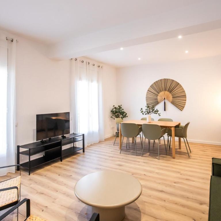 63IND1125- Brand new apartment - Three-Bedroom Apartment - High Floor - 16