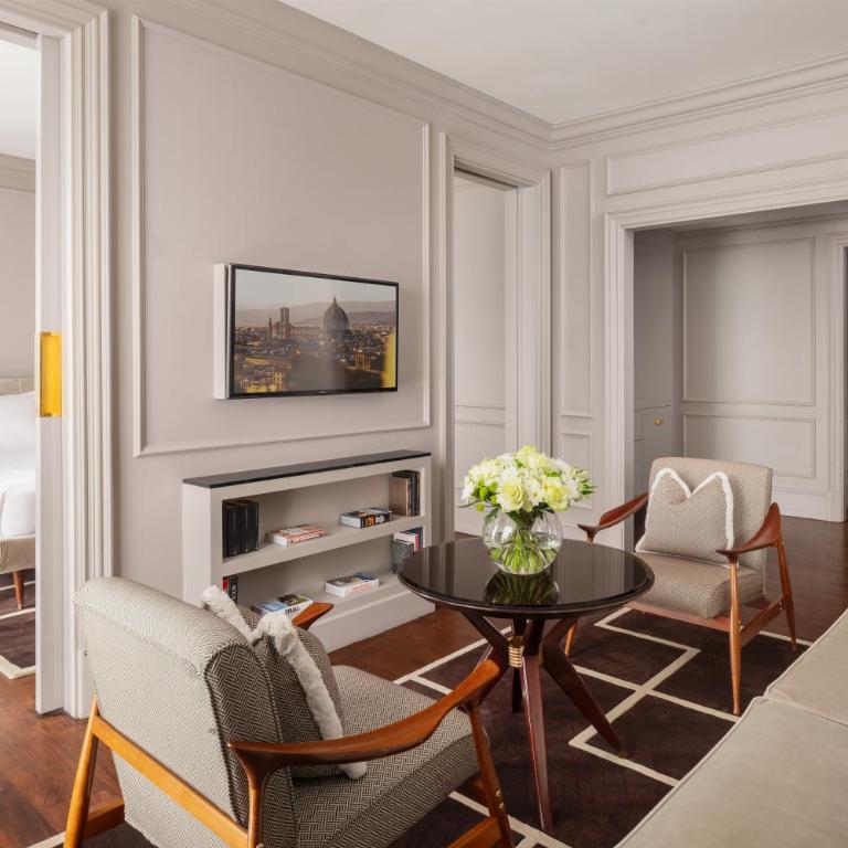 Portrait Firenze - Lungarno Collection - Superior Suite with River View - 7