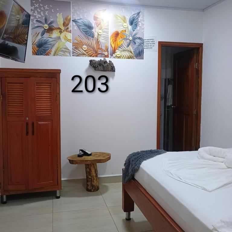 Hotel Glorial - Habitación Triple - 8