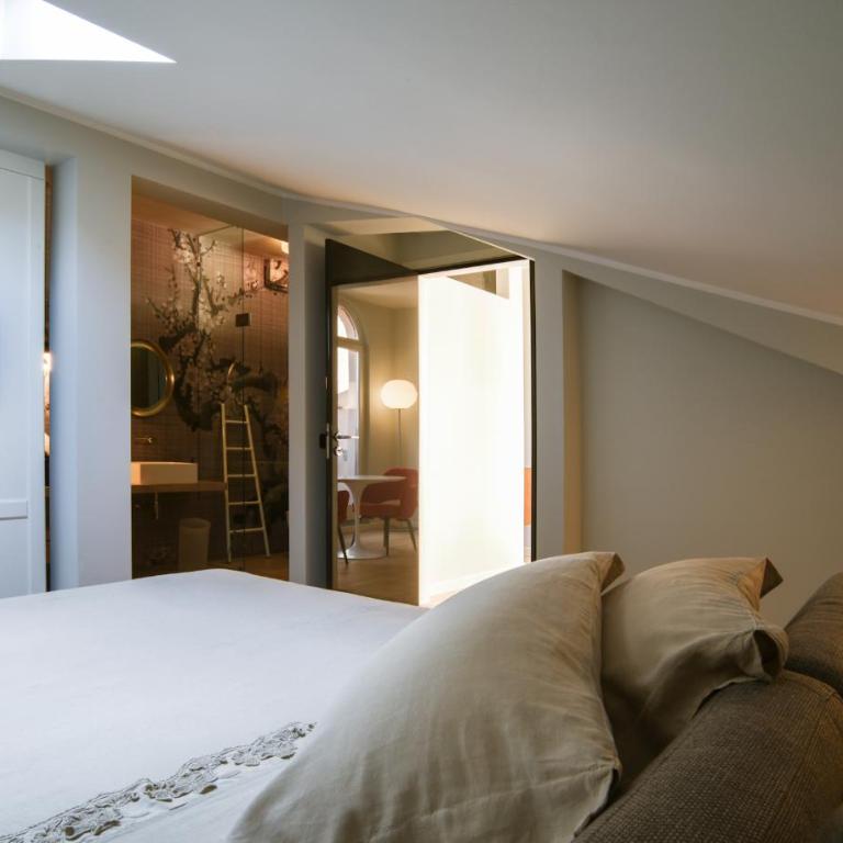 Arena's Hospitality - Double Room with Private Bathroom - 1