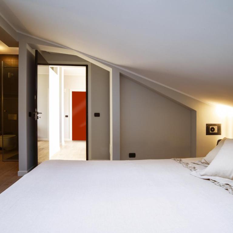 Arena's Hospitality - Double Room with Private Bathroom - 2