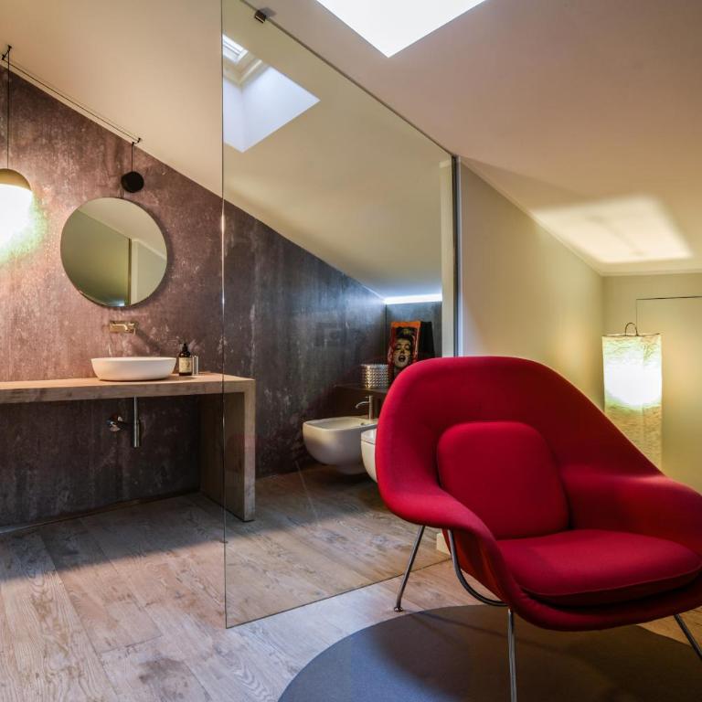 Arena's Hospitality - Double Room with Private Bathroom - 3