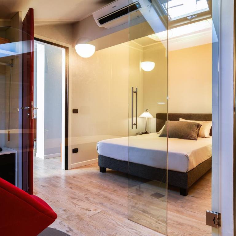 Arena's Hospitality - Double Room with Private Bathroom - 4