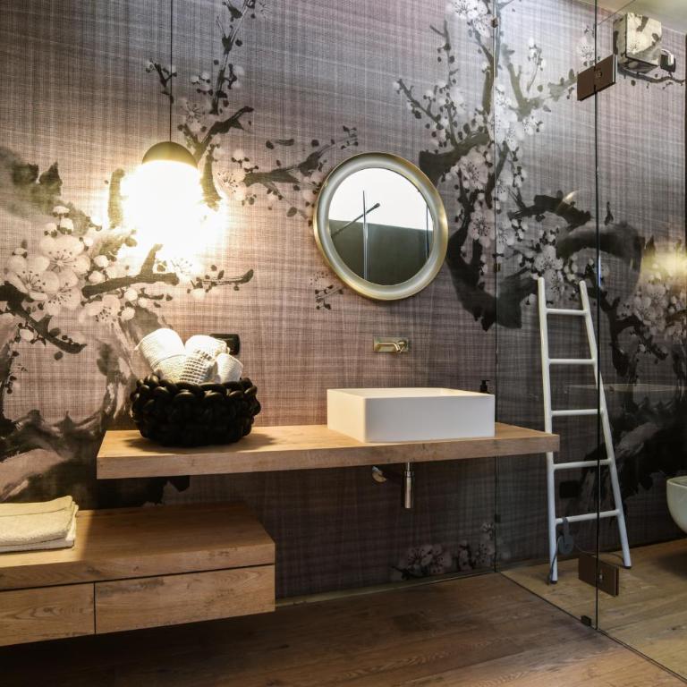 Arena's Hospitality - Double Room with Private Bathroom - 6