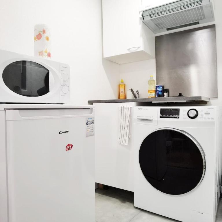 Studio Near Metro & Marais & Hotel de Ville & Seine - One-Bedroom Apartment - 15