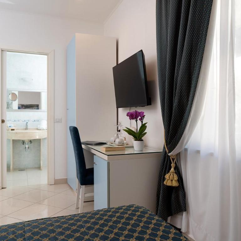 Hotel Weber Ambassador - Camera Matrimoniale Standard - Senza Vista Mare - 2