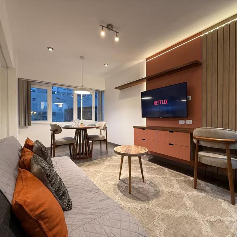 Boulevard Apartments by Vibrant - Deluxe One-Bedroom Apartment with City View - 1