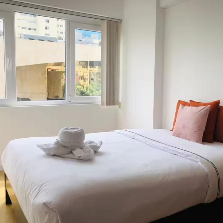 Boulevard Apartments by Vibrant - Deluxe One-Bedroom Apartment with City View - 2