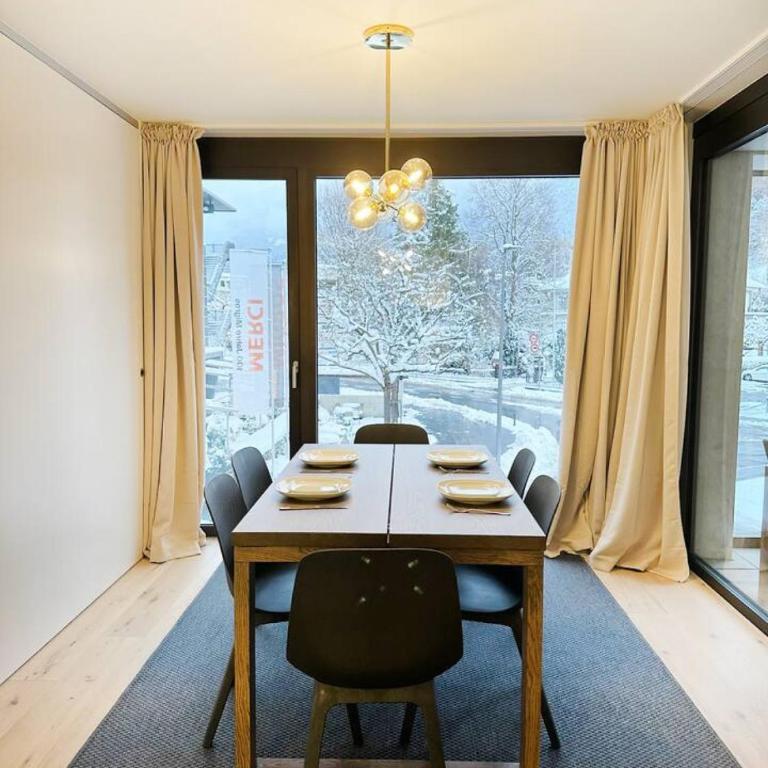Mountain View Luxury Apartment at Interlaken West Station with Balcony, AC and BBQ - Apartment - 2