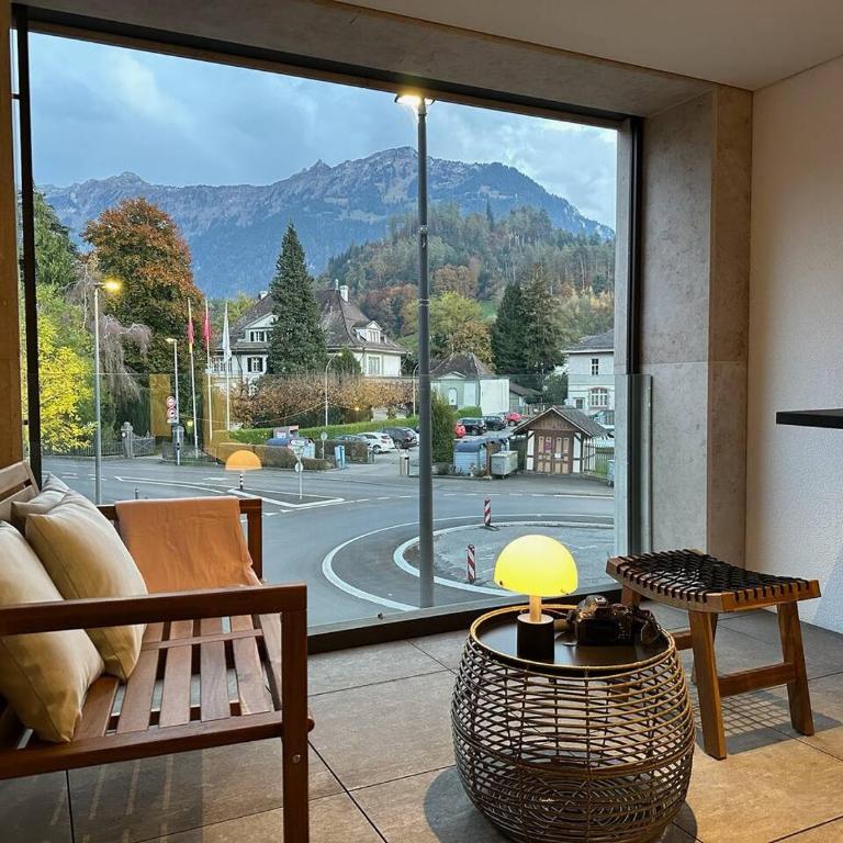 Mountain View Luxury Apartment at Interlaken West Station with Balcony, AC and BBQ - Apartment - 6