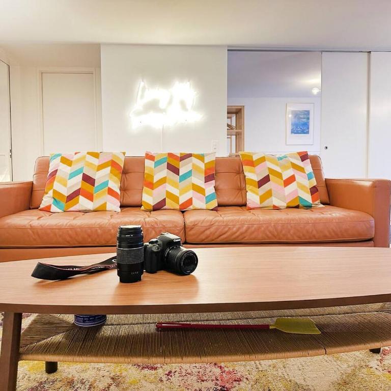 Mountain View Luxury Apartment at Interlaken West Station with Balcony, AC and BBQ - Apartment - 16