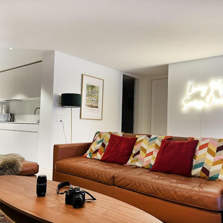 Mountain View Luxury Apartment at Interlaken West Station with Balcony, AC and BBQ - Apartment - 37