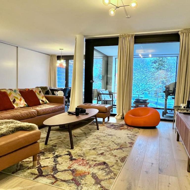 Mountain View Luxury Apartment at Interlaken West Station with Balcony, AC and BBQ - Apartment - 42