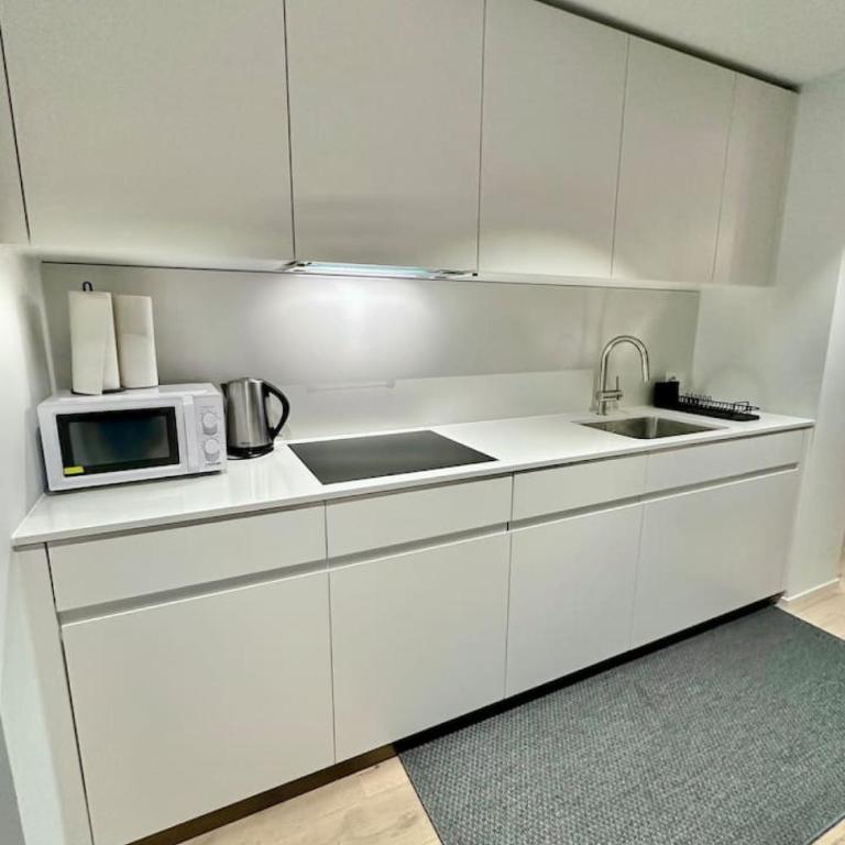 Mountain View Luxury Apartment at Interlaken West Station with Balcony, AC and BBQ - Apartment - 43