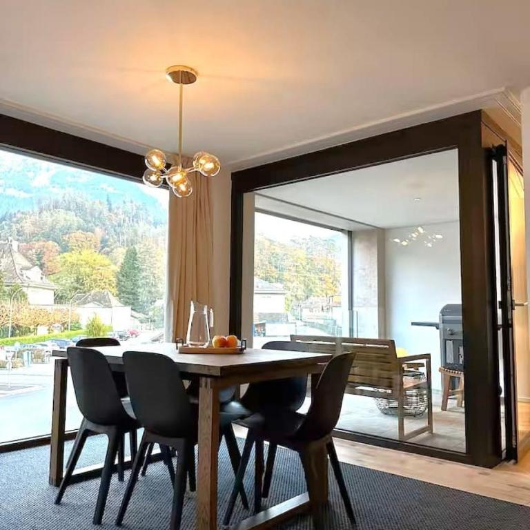 Mountain View Luxury Apartment at Interlaken West Station with Balcony, AC and BBQ - Apartment - 49