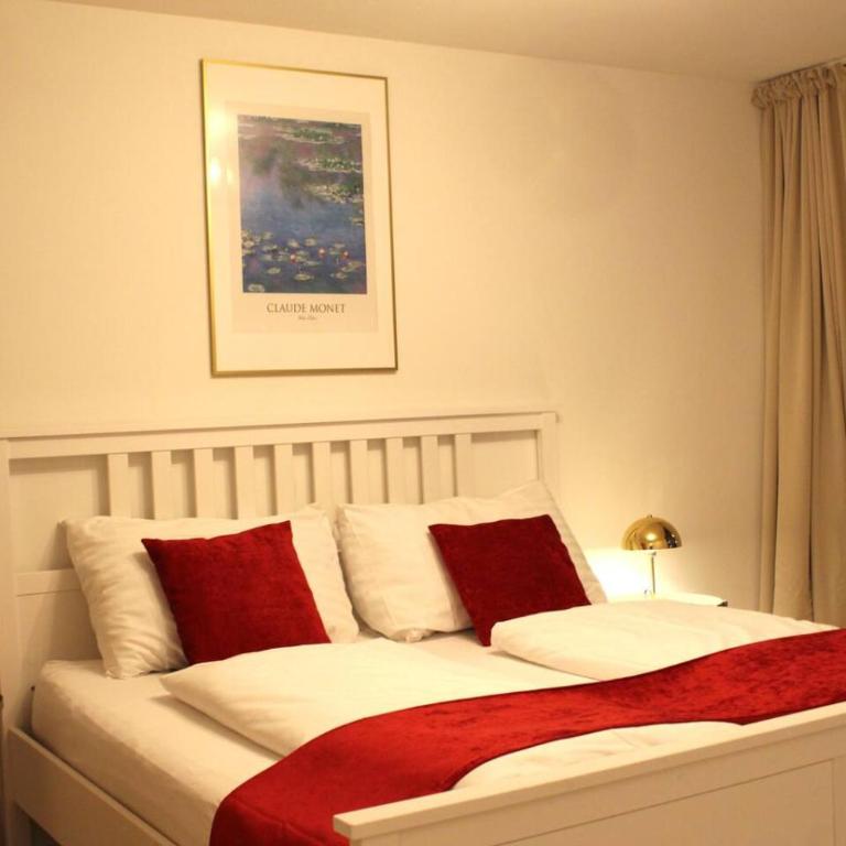 Mountain View Luxury Apartment at Interlaken West Station with Balcony, AC and BBQ - Apartment - 53