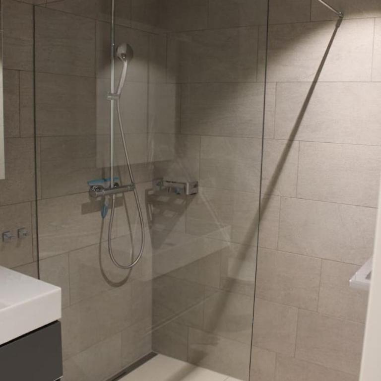 Mountain View Luxury Apartment at Interlaken West Station with Balcony, AC and BBQ - Apartment - 57