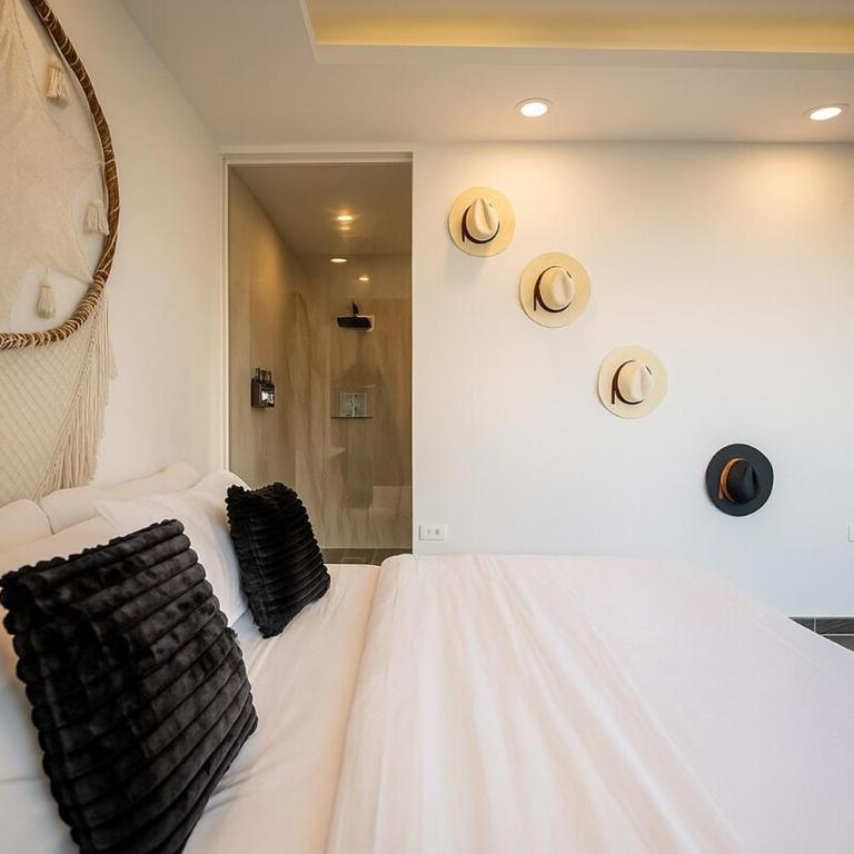 Luxury PH Private Pool and Roof 13 pax steps 5av Beach - Three-Bedroom Apartment with Private Pool - 18