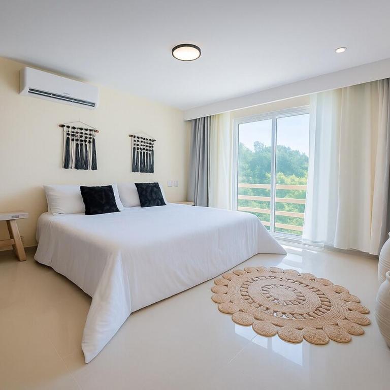 Luxury PH Private Pool and Roof 13 pax steps 5av Beach - Three-Bedroom Apartment with Private Pool - 19