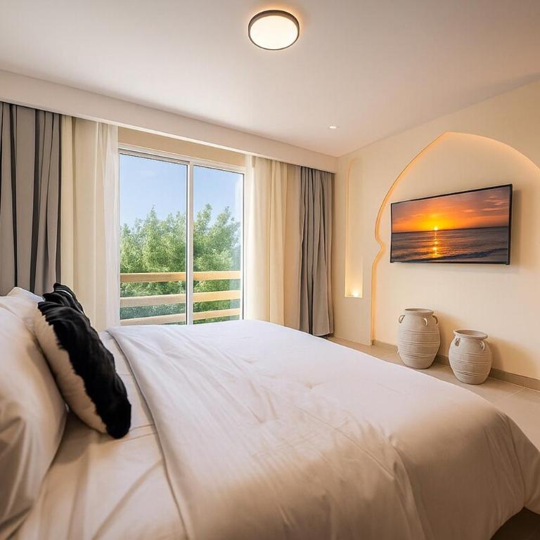 Luxury PH Private Pool and Roof 13 pax steps 5av Beach - Three-Bedroom Apartment with Private Pool - 20