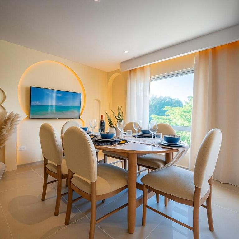 Luxury PH Private Pool and Roof 13 pax steps 5av Beach - Three-Bedroom Apartment with Private Pool - 30