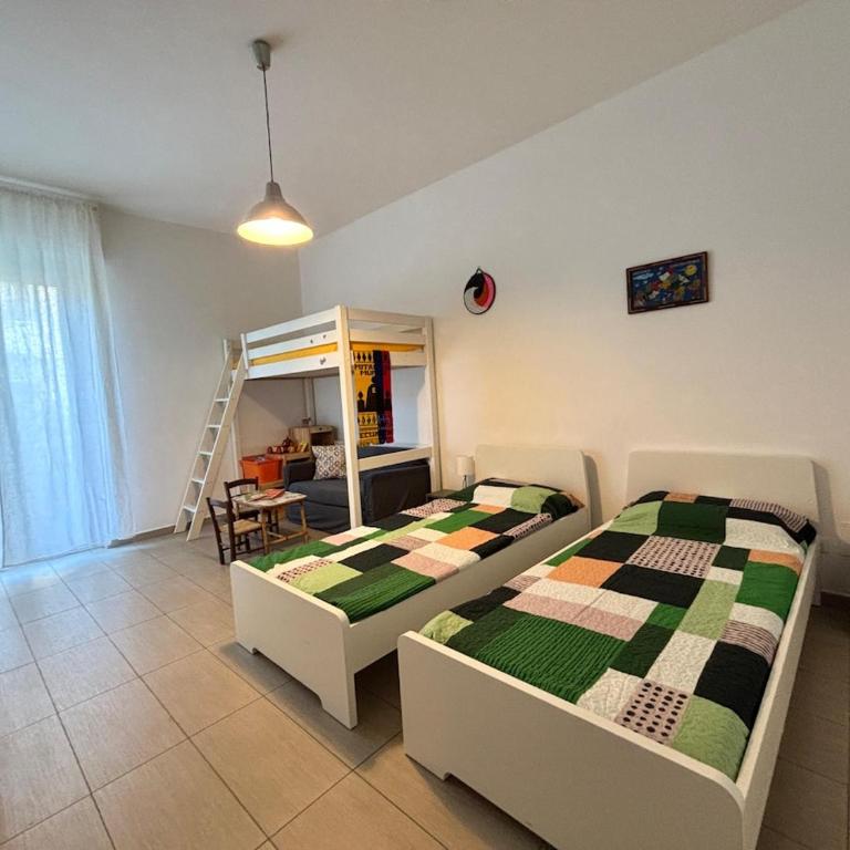 Family-friendly 2 min to Metro A & Aqueducts Park - Appartamento con 2 Camere da Letto - 4