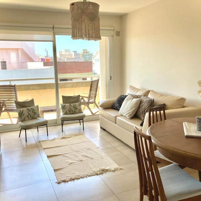 Check and Home - Arenales - 4 Huéspedes con Balcón a la Calle y Cochera - Apartamento de 1 dormitorio - 2