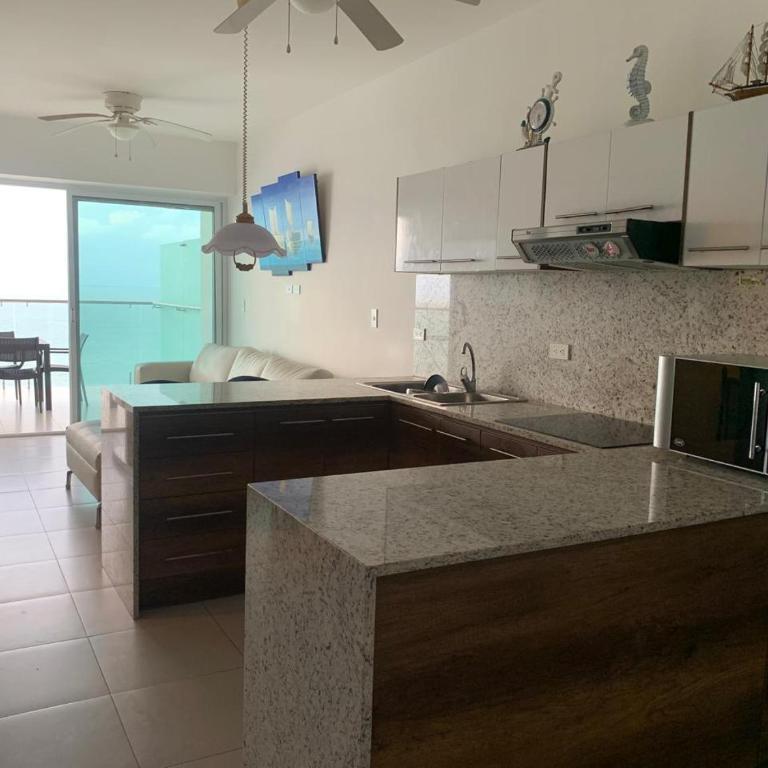 Departamento Resort Playa Azul - Tonsupa - Three-Bedroom Apartment with Ocean View - 13