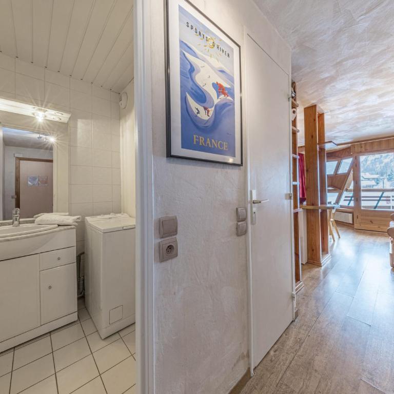 Appartement aux pieds des pistes avec balcon, WiFi et équipements modernes - FR-1-694-160 - Appartement - 11