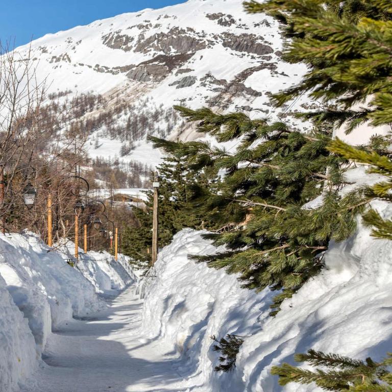 Appartement élégant et rénové, idéalement situé sur le front de neige à Val d'Isère, proche du village - FR-1-694-262 - Appartement - 16