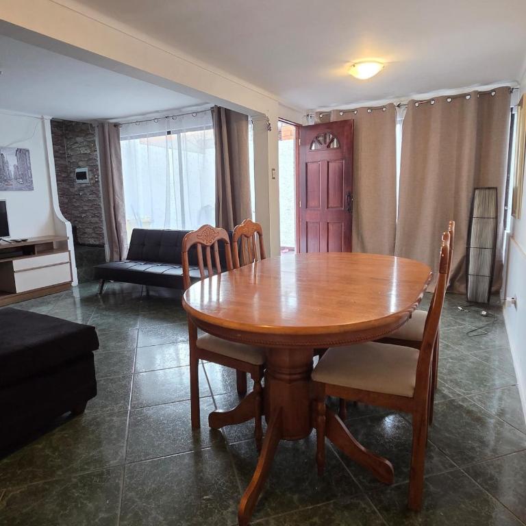 Casa Central A pasos Del Mall y cercanos a playas - Vacation Home - 6