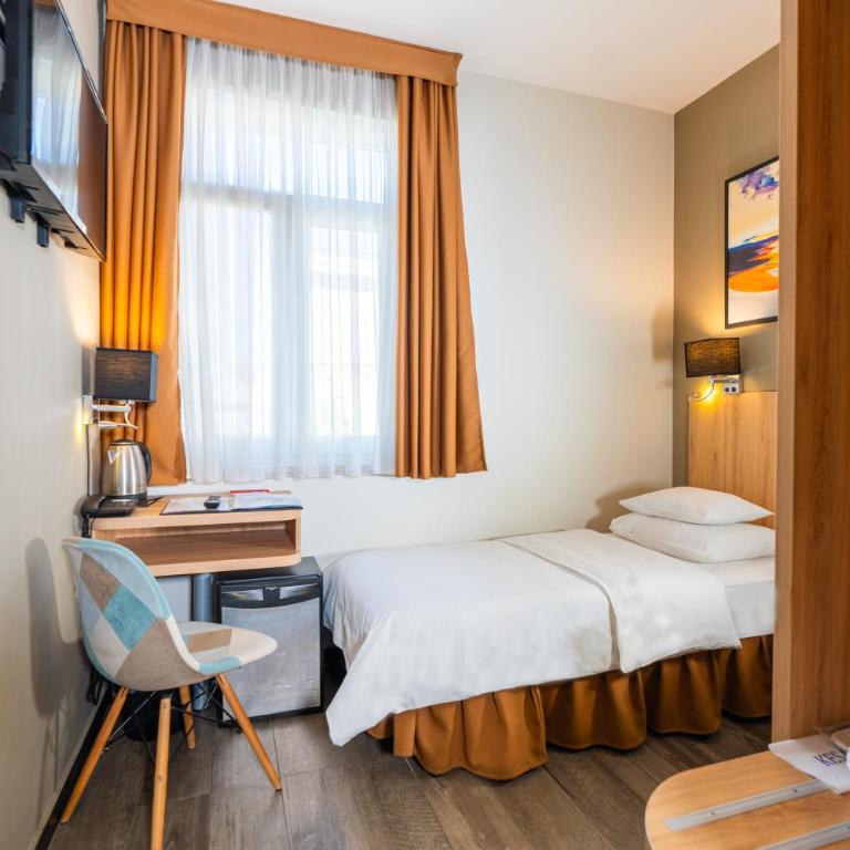 Hotel Resurs - Jednokrevetna Soba sa Sopstvenim Kupatilom - 2