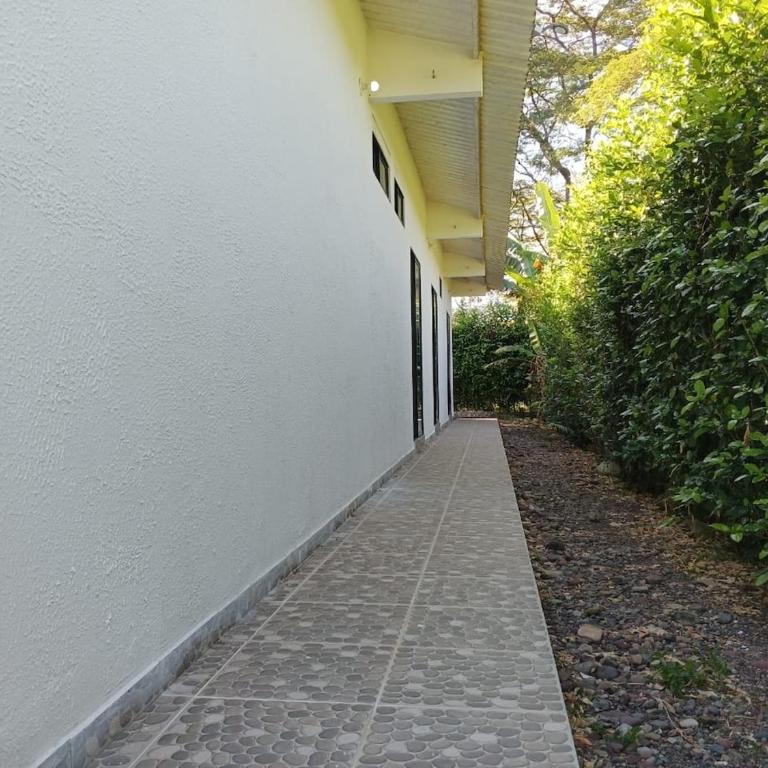 Hermosa casa campestre a solo 7 minutos de la ciudad, con piscina privada - Four-Bedroom House - 4