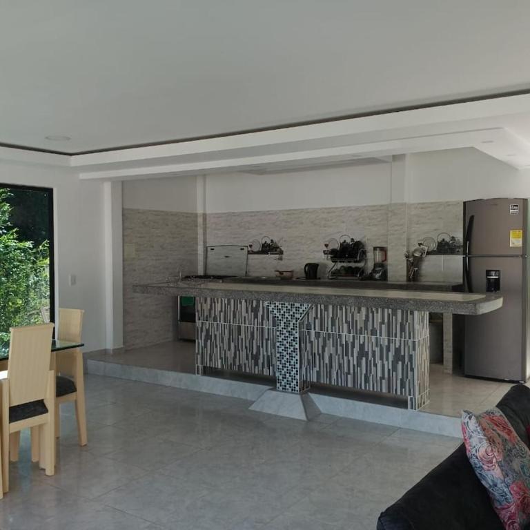 Hermosa casa campestre a solo 7 minutos de la ciudad, con piscina privada - Four-Bedroom House - 9
