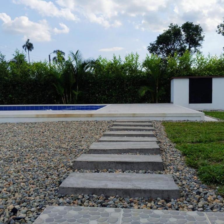 Hermosa casa campestre a solo 7 minutos de la ciudad, con piscina privada - Four-Bedroom House - 24