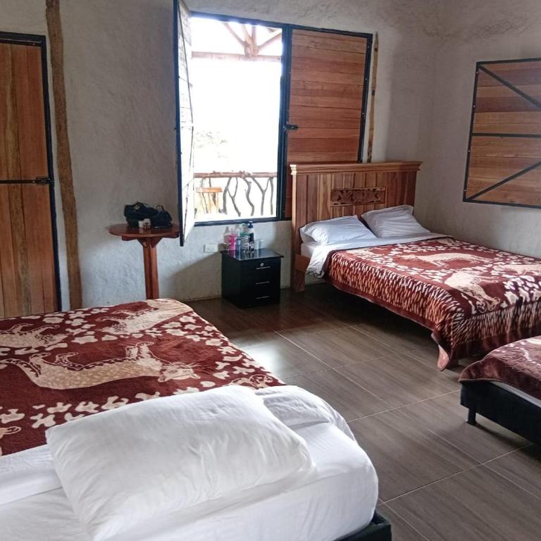 Hotel Rancho Maju - Habitación Cuádruple con vistas a la montaña - 2