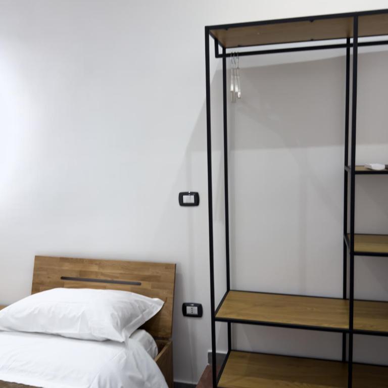 Welcome to I Colori di Napoli - Camera Tripla con Bagno Privato - 6