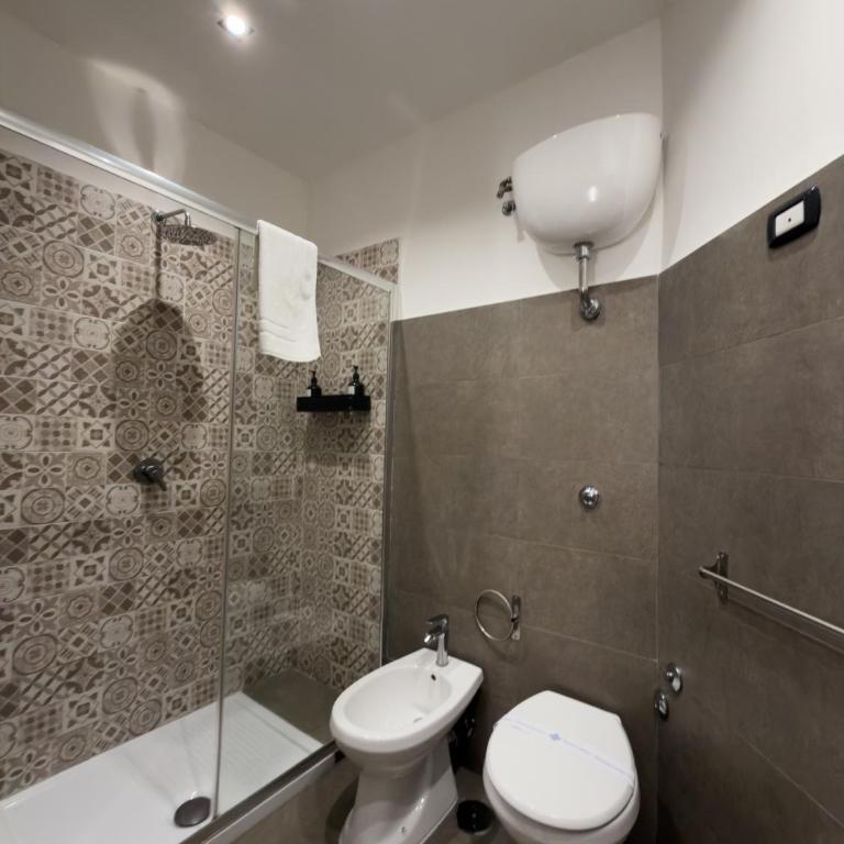 Welcome to I Colori di Napoli - Camera Tripla con Bagno Privato - 18