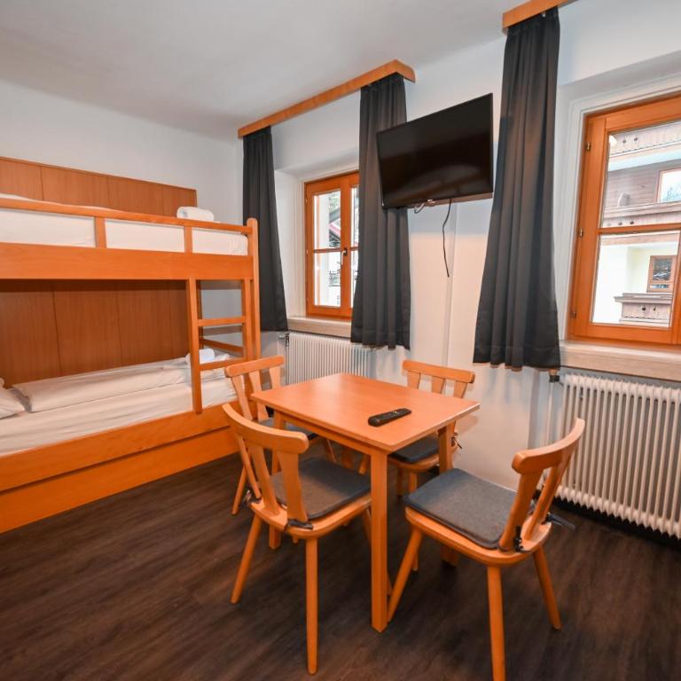 Schmitten 27 Rooms & Apartments by All in One Apartments - Classic Vierbettzimmer - 3