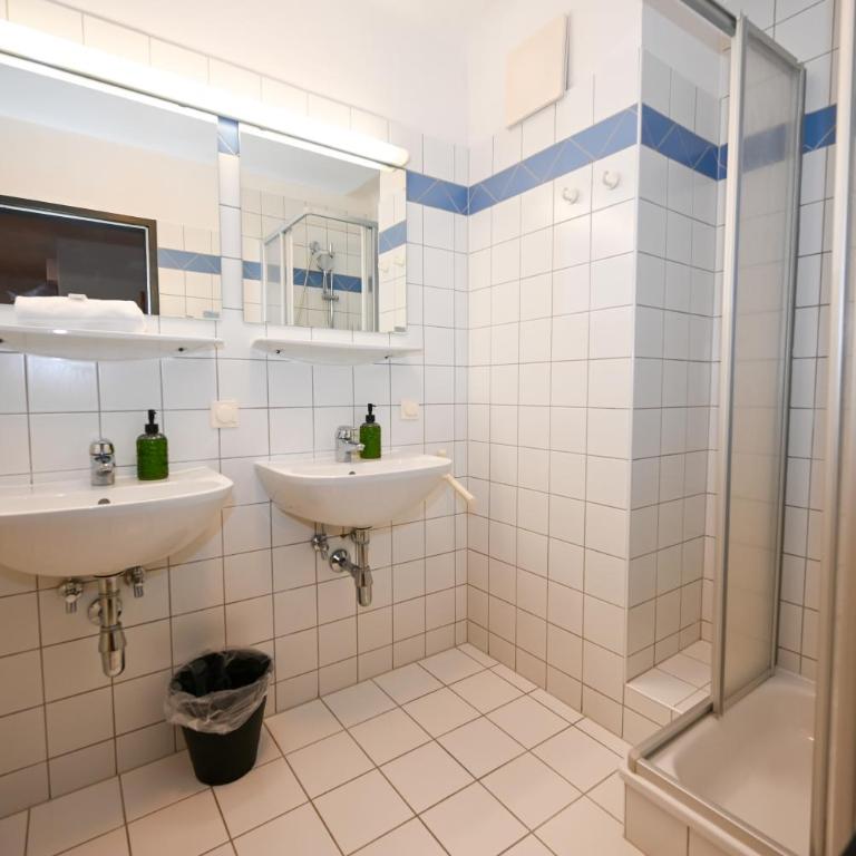 Schmitten 27 Rooms & Apartments by All in One Apartments - Classic Vierbettzimmer - 2