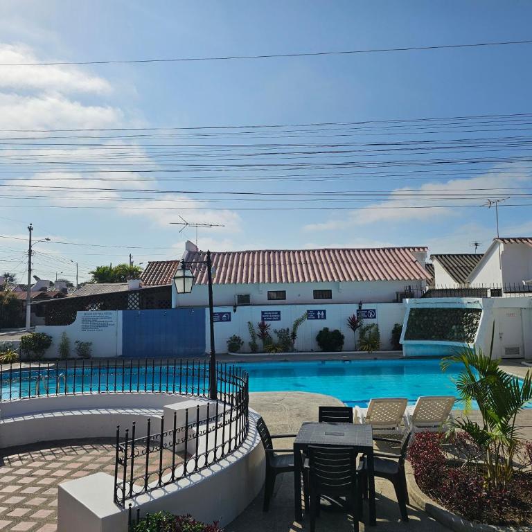 Villa cerca al malecón de Salinas para 10 personas - Villa - 5