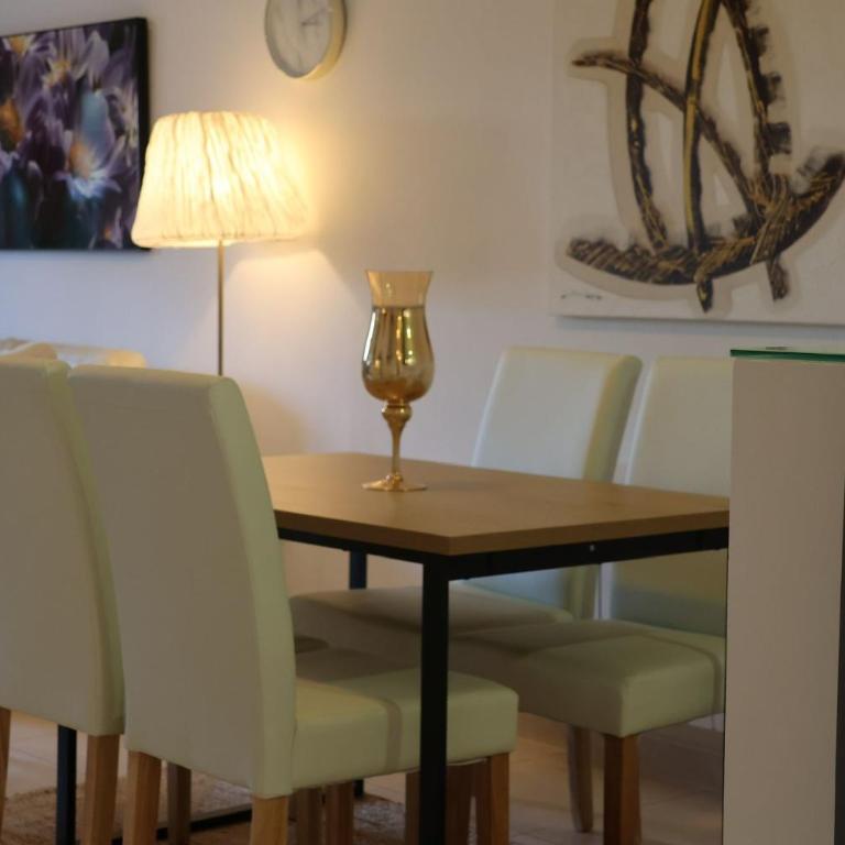 May O'Dea Suite, Apartment with Terrace - Apartamento de 2 dormitorios con terraza - 11