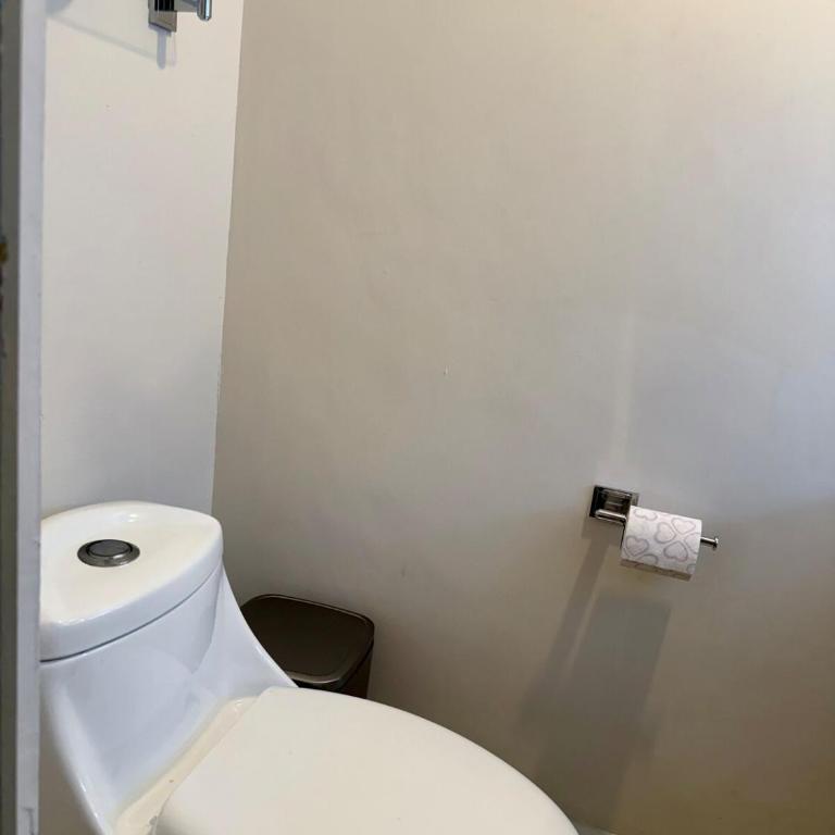Hermosa casa en Santa Catarina, a 9 minutos del consulado,15 minutos fundidora, paseo Santa Lucía, cómoda, ubicación privilegiada, gym, equipada - Two-Bedroom House - 15