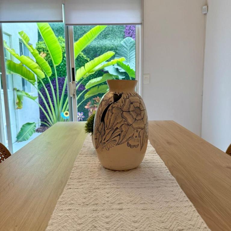 Hermosa casa en Santa Catarina, a 9 minutos del consulado,15 minutos fundidora, paseo Santa Lucía, cómoda, ubicación privilegiada, gym, equipada - Two-Bedroom House - 42