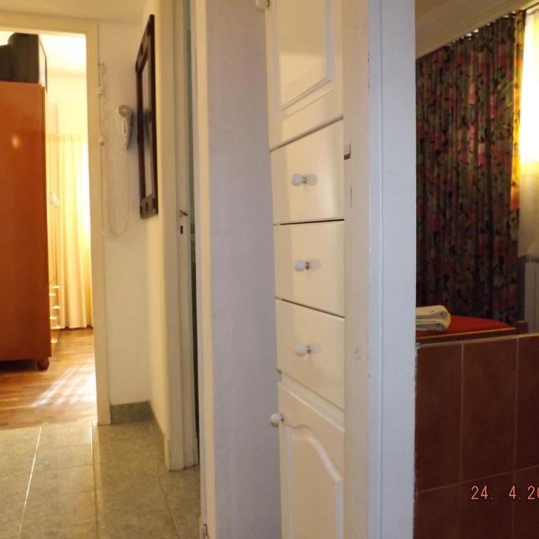 Continental Hotel - Family Room with Garden View - 5