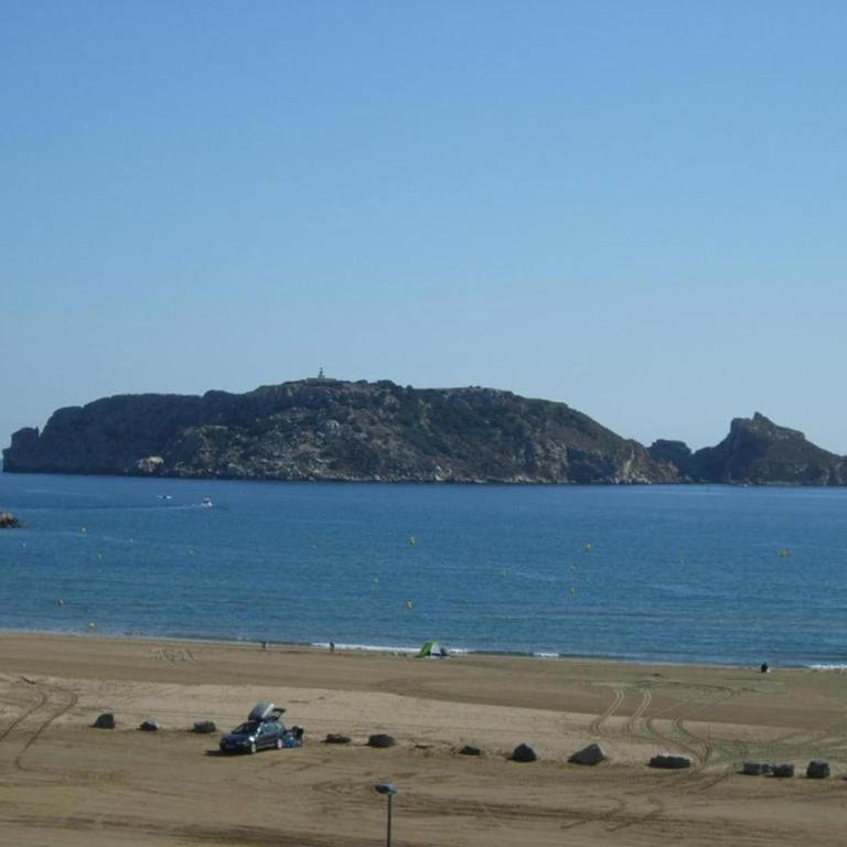Apartment in Estartit near sea beach - Apartment - 8