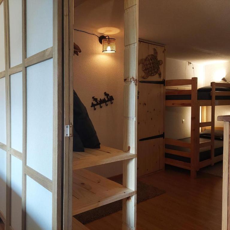 Studio mezzanine avec balcon, proche pistes, Wifi inclus - FR-1-346-591 - Appartement - 8
