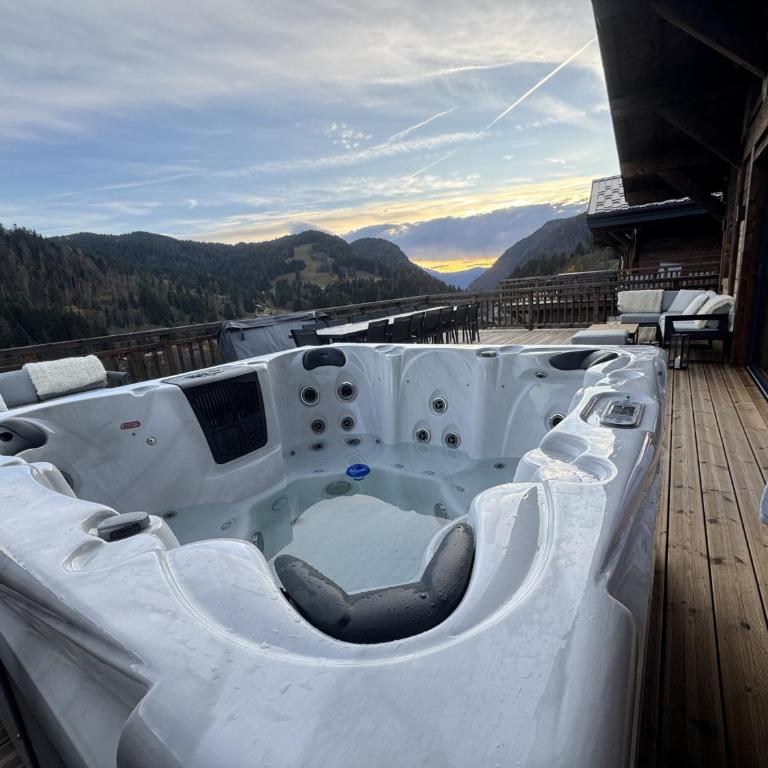 Chalet de luxe avec sauna et jacuzzi aux Gets - 14 personnes - FR-1-671-308 - Chalet - 3