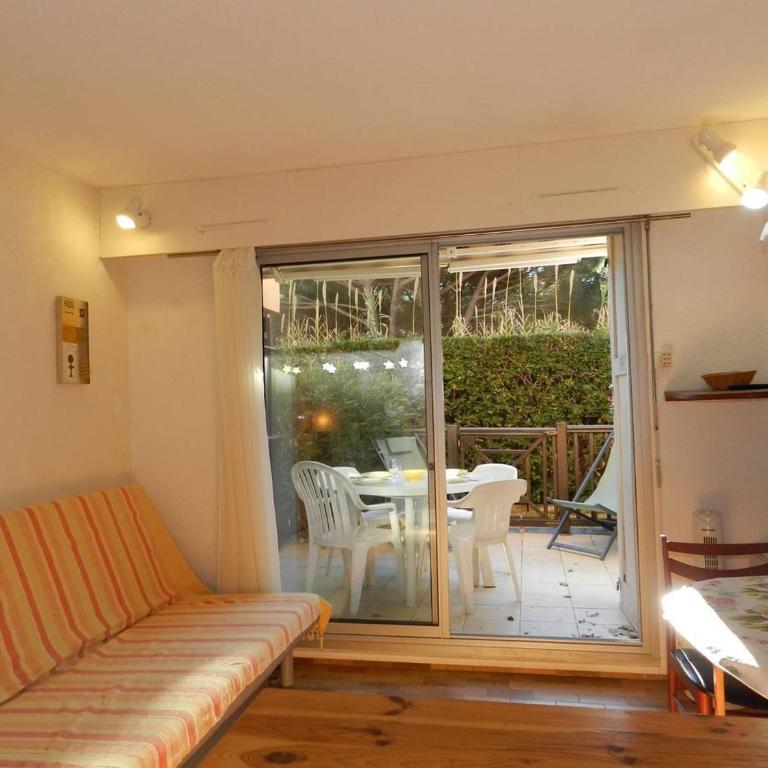 Studio coin nuit avec terrasse et parking privatif à Bormes-les-Mimosas - FR-1-251-900 - Appartement - 4