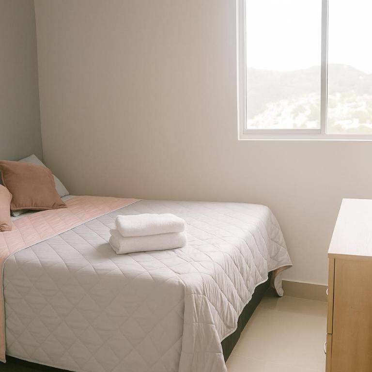 Apartamento Amoblado Cerca al Mar - Three-Bedroom Apartment - 3
